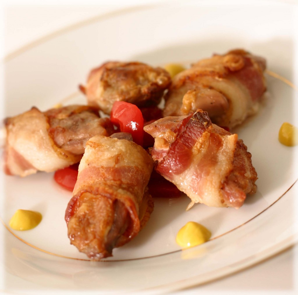 QUAIL, BREAST BONELESS MARINATED RAW IQF FROZEN BACON WRAPPED